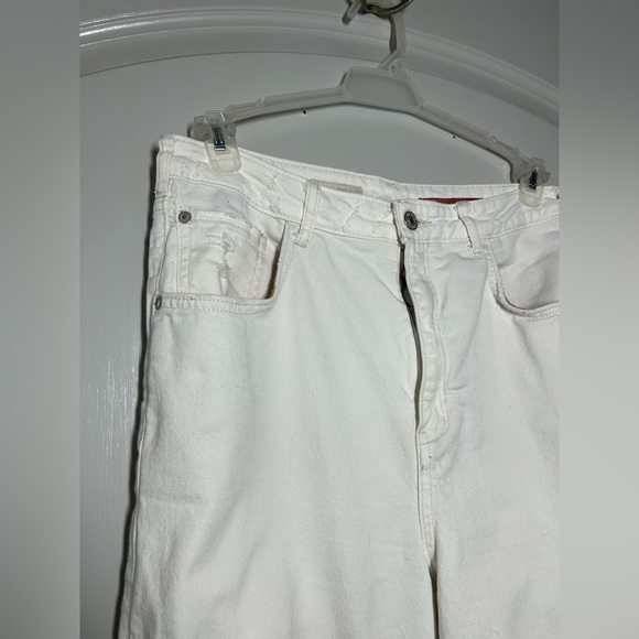 Anthropologie PILCRO White BOYFRIEND Distressed Jeans size 30 - Picture 6 of 14